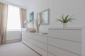 Apartment (2 Bedrooms) | 2 bedrooms, individually furnished, iron/ironing board, WiFi - Bathurst Mews III by Onefinestay (London)