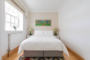 Appartement (2 Bedrooms) | 2 chambres, ameublement personnalisé, fer et planche à repasser, Wi-Fi