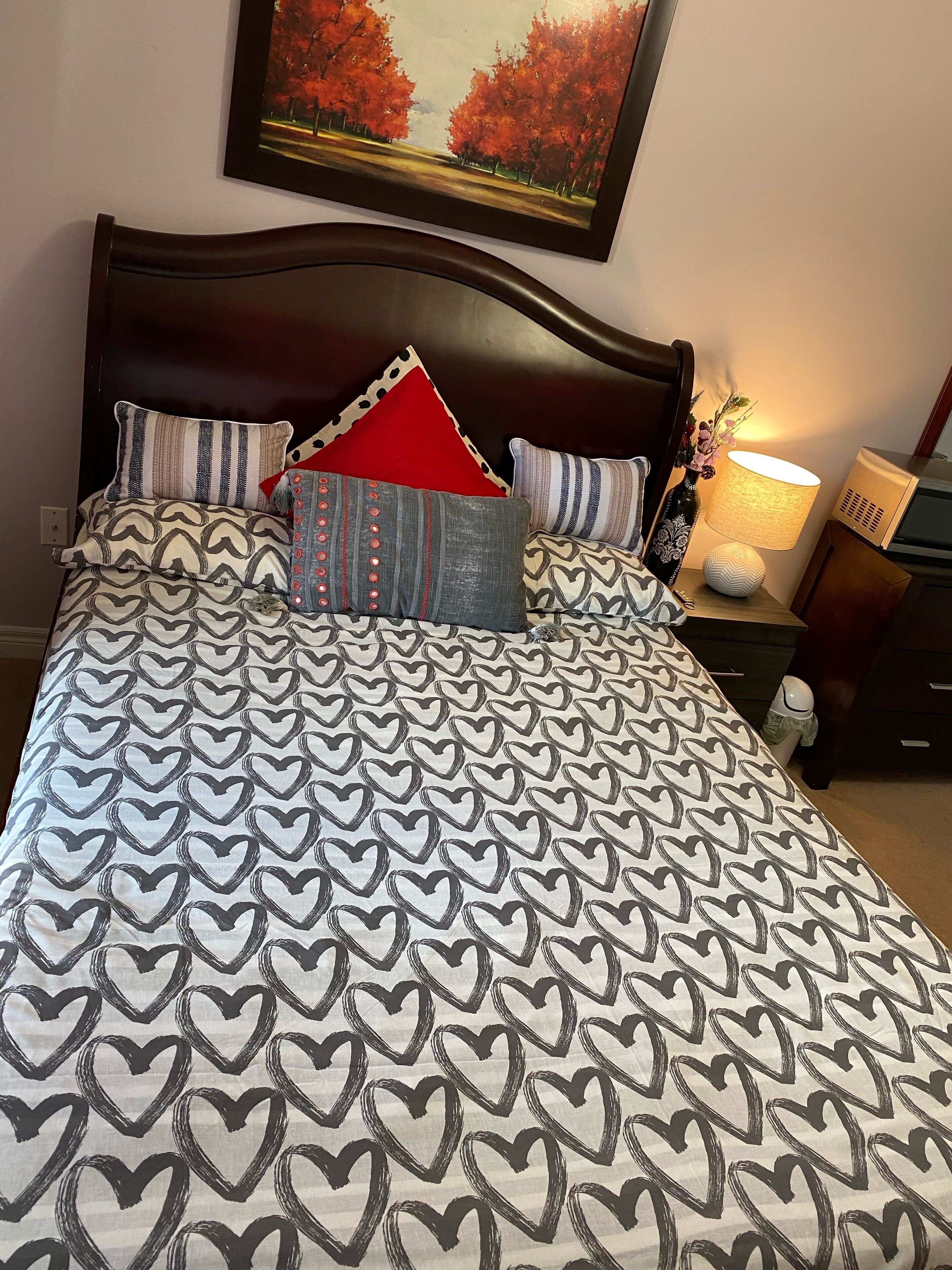 Spacious and bright room in Centralized location