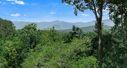 Cozy Mountain View Chalet