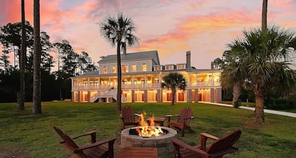 Luxury Waterfront Estate Near Hilton Head Island!!