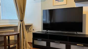 Apartamento familiar | Caja fuerte, escritorio, tabla de planchar con plancha y wifi gratis