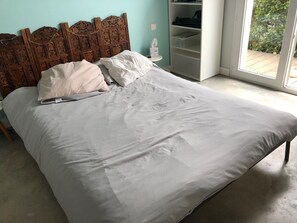 4 Schlafzimmer, Schreibtisch, Bügeleisen/Bügelbrett, WLAN