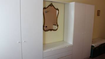 Apartment, Mehrere Betten | Badezimmer | Dusche, Haartrockner, Handtücher