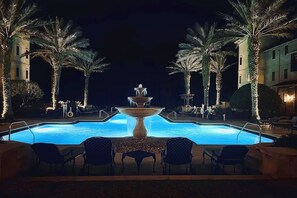 A heated pool - 5208-2 Pool front view- no carpet- balcony- near historic district & beaches (St. Augustine)