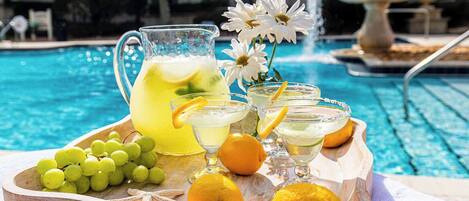 Een verwarmd zwembad