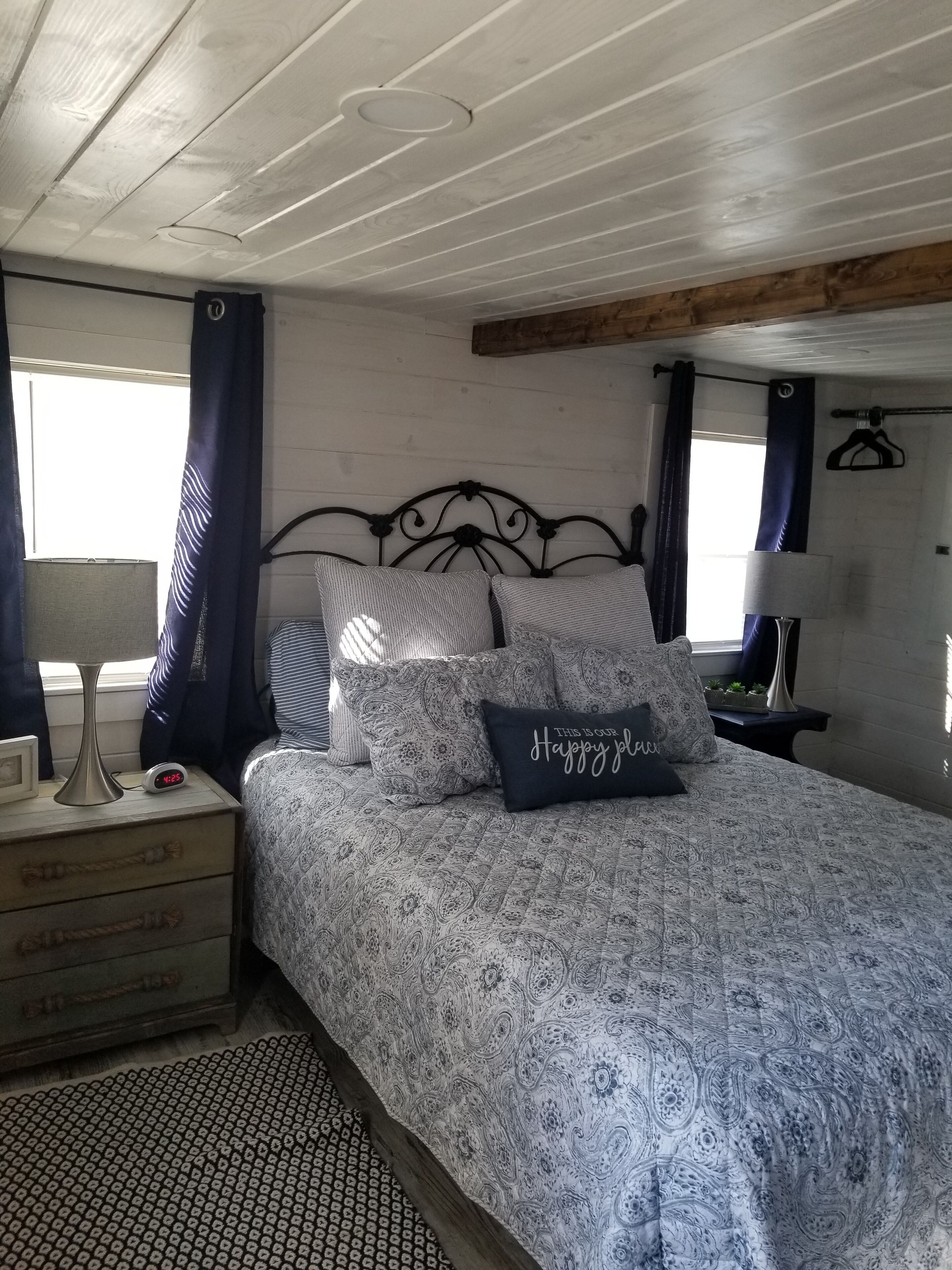 CROSSROADS TO PICKWICK TURTLE BAY HALF A MILE TO SCUGGS BOAT RAMP SLEEPS UP SIX