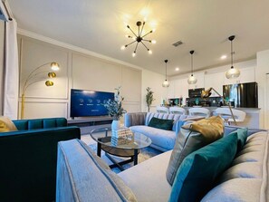 TV - 4289 Sanitized Luxury Townhouse / FREE WATER PARK (Kissimmee)