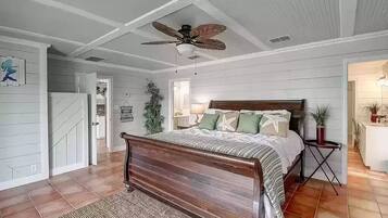 5 bedrooms, iron/ironing board, free WiFi, bed sheets
