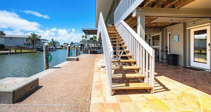 Texas Paradise! Enjoy sunrises, sunsets & waterfront views in one place.