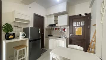 Standard Apartment, 2 Bedrooms | Living area