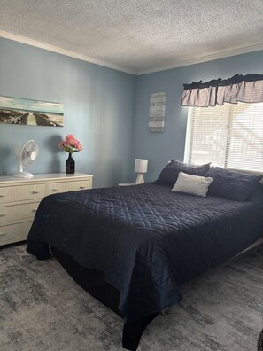 2 bedrooms, iron/ironing board, free WiFi