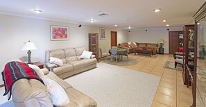 Smart-TV, Bücher, Drucker