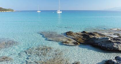 Location appartement véranda Bormes les mimosas pierres de Bormes