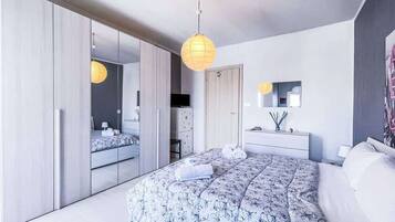 Bügeleisen/Bügelbrett, kostenloses WLAN, Bettwäsche