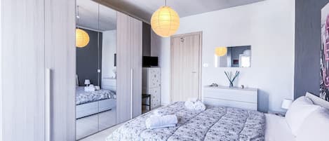 Bügeleisen/Bügelbrett, kostenloses WLAN, Bettwäsche