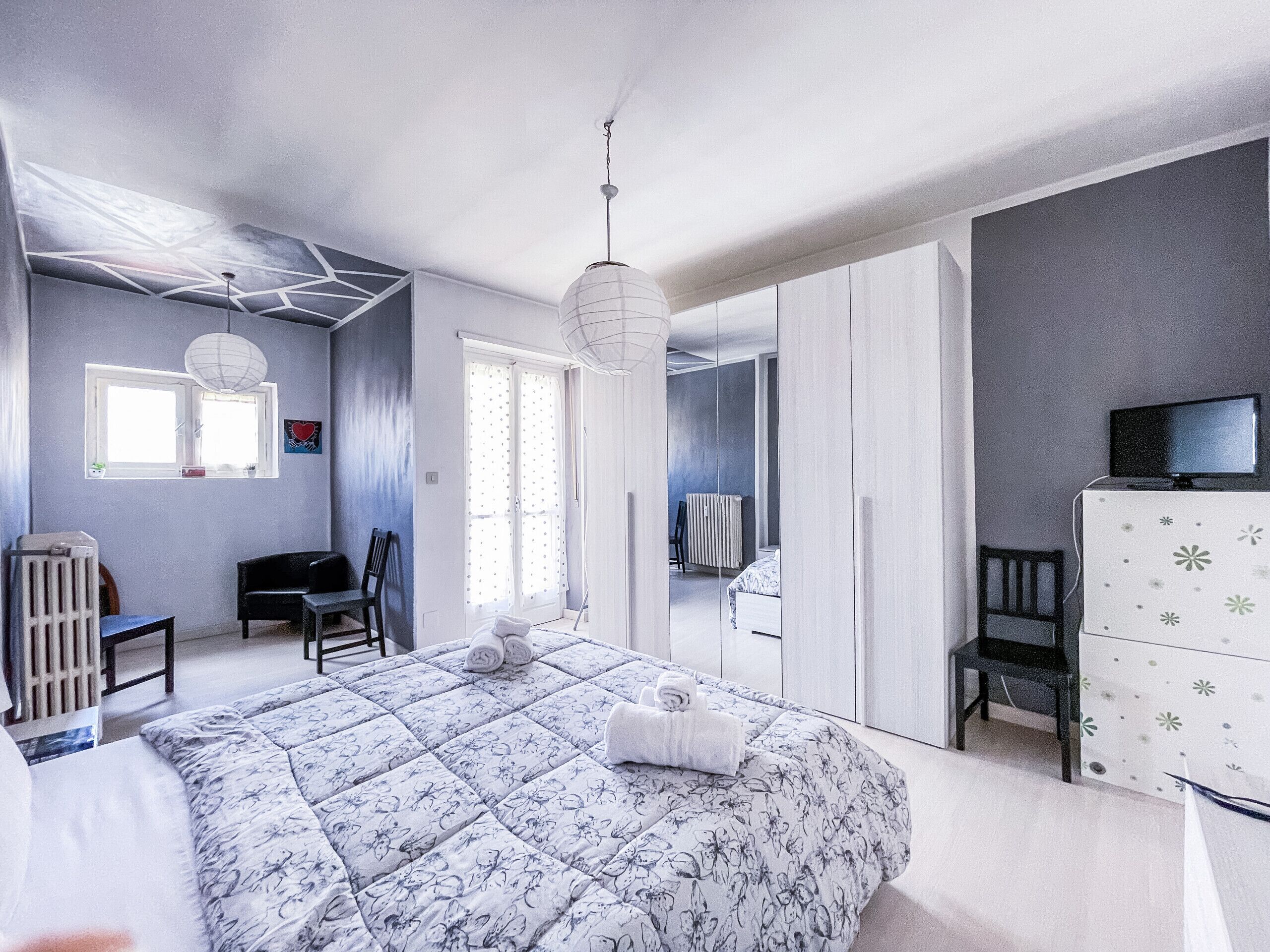 Iron/ironing board, free WiFi, bed sheets