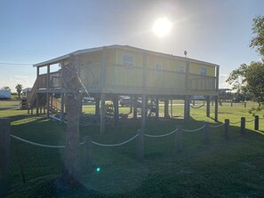 Exterior - 3 bed Home away from Home at Crystal Beach! (Bolivar Peninsula)