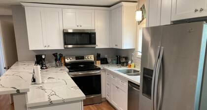 3 bed Home away from Home at Crystal Beach!