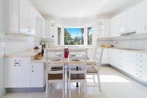 Micro-ondes, lave-vaisselle