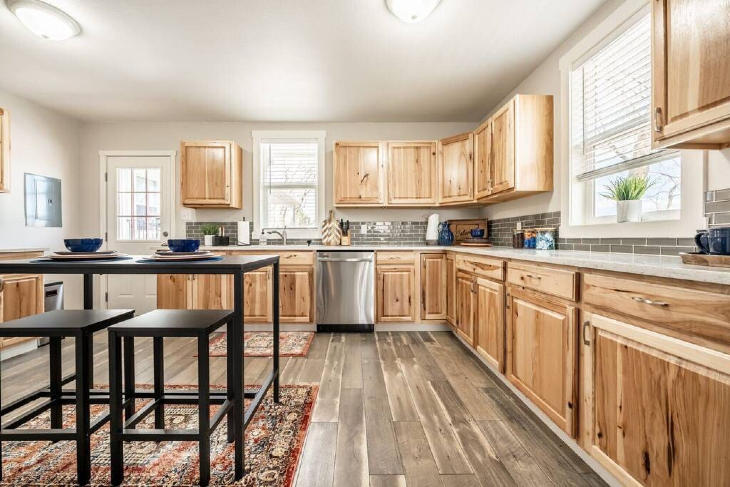 1222 Westend Ave, Colorado Springs, CO · Mountain Views! Near Old Colorado City/Broadmoor