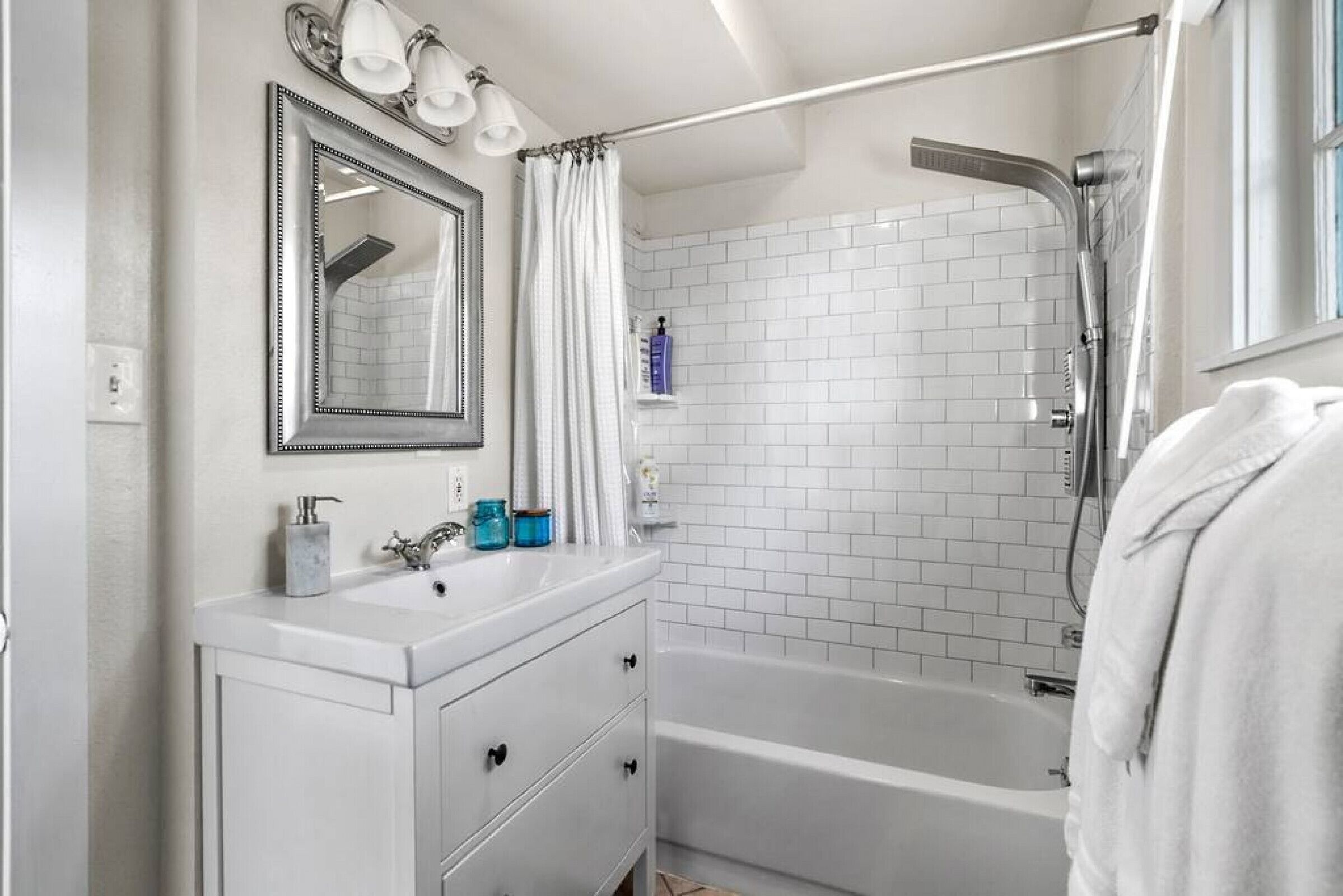 PET FRIENDLY // The Carriage House // Historic District Downtown COS