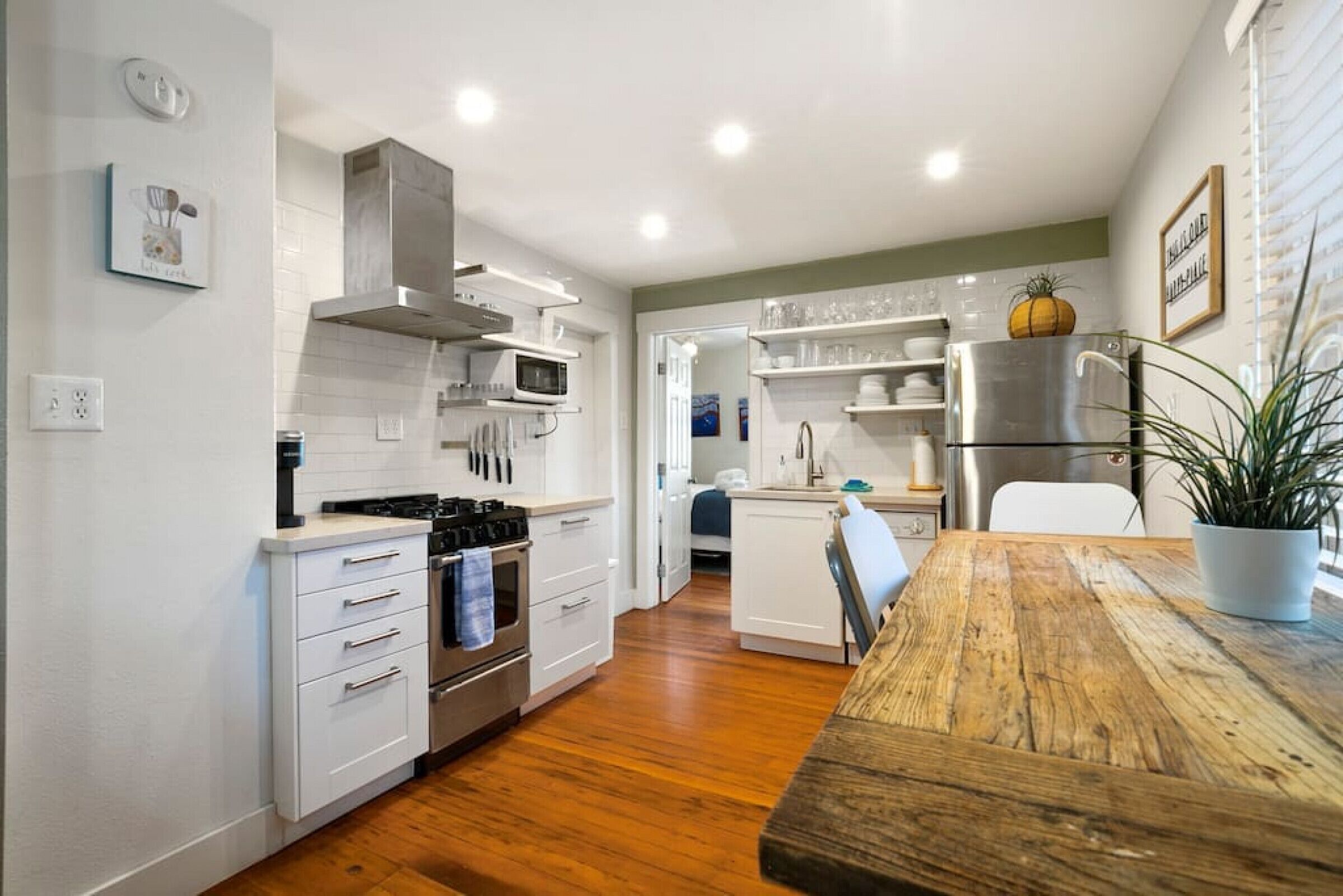 PET FRIENDLY // The Carriage House // Historic District Downtown COS