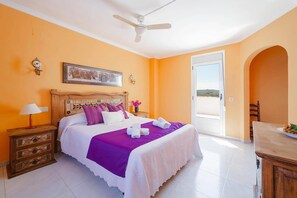 3 bedrooms, WiFi, bed sheets