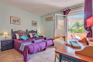 5 bedrooms, WiFi, bed sheets