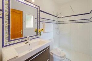 Hair dryer, towels - Villa Rosa Blanca by Villa Plus (El Tosalet)