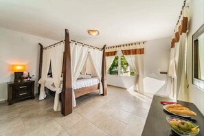 5 bedrooms, WiFi, bed sheets