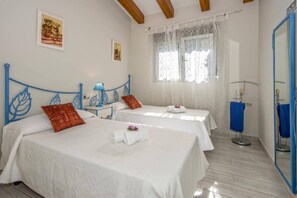 7 Schlafzimmer, Bügeleisen/Bügelbrett, kostenloses WLAN, Bettwäsche