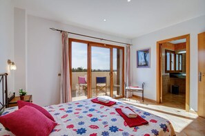 5 habitaciones, tabla de planchar con plancha y wifi gratis 