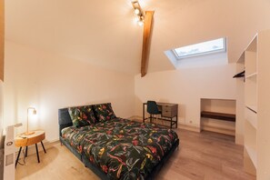 4 bedrooms, desk, iron/ironing board, free WiFi - 4 Bedroom Apartment in Limoges (Limoges)
