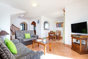 Living area - Villa Noa by Villa Plus (Cap d'Artrutx)