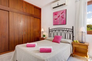 2 dormitorios, tabla de planchar con plancha, wifi gratis y ropa de cama