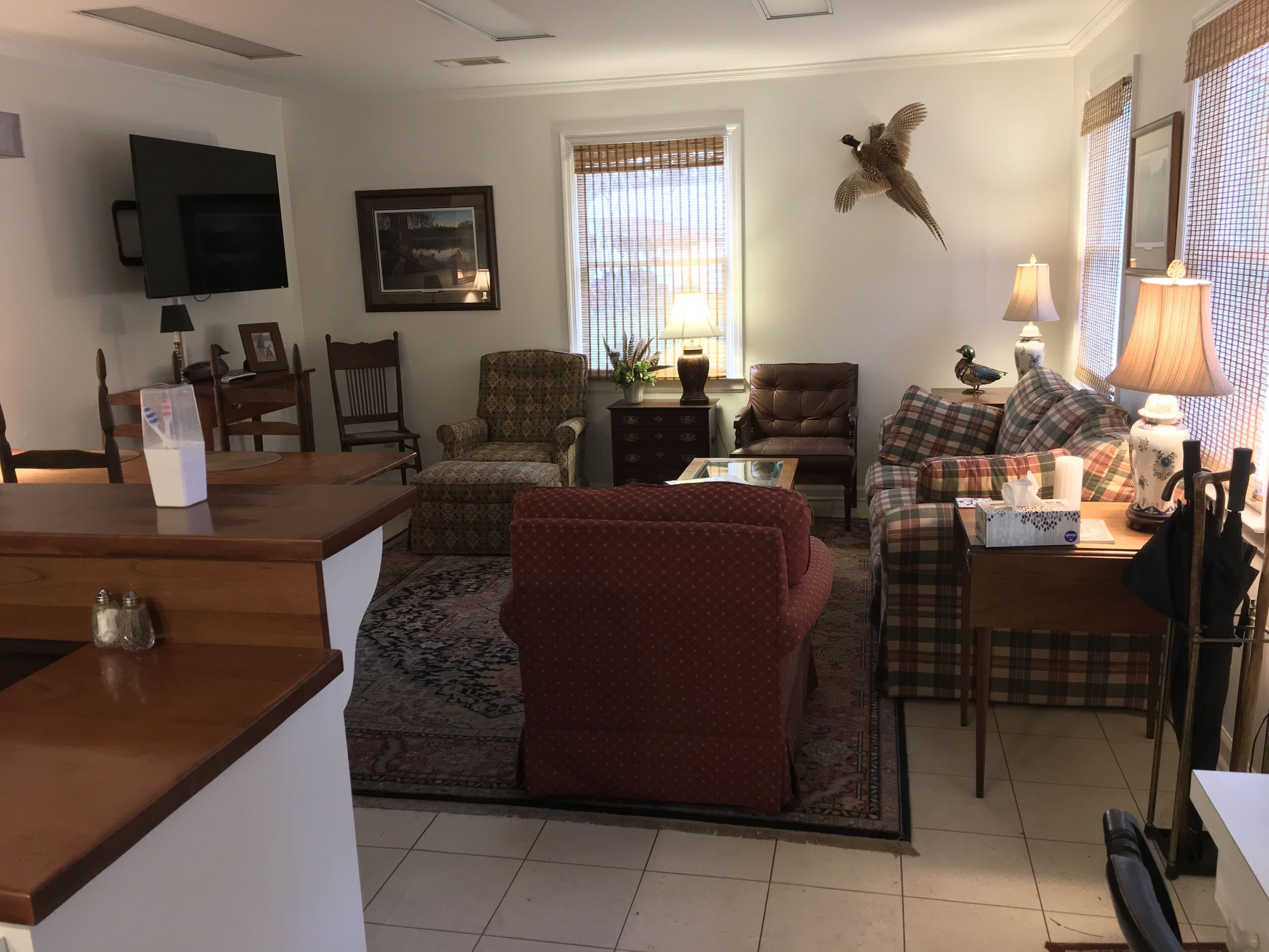 Quaint Cottage with Marina Access and Free Boat Lift Privileges plus dockages