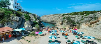 Villa Sol Blanc by Villa Plus