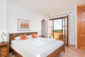 5 chambres, fer et planche à repasser, Wi-Fi gratuit, draps fournis