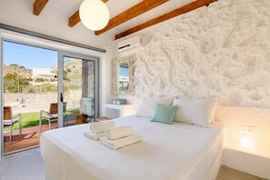 3 slaapkamers, een strijkplank/strijkijzer, gratis wifi, beddengoed