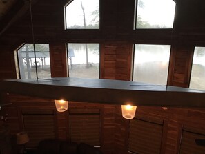 Interior - BOOK FOR ALABAMA FOOTBALL GAME WEEKENDS/AMAZING LOG CABIN/TOMBIGBEE RIVER (Aliceville)