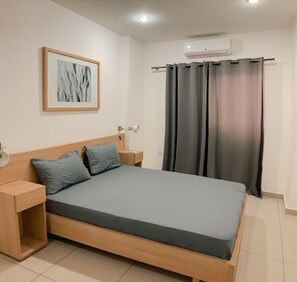 2 Schlafzimmer, Bügeleisen/Bügelbrett