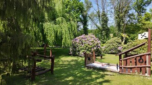 Property grounds - Cozy apartment for 1-2 persons. <br>The approx. 60 m&sup2; large and very chic 2-room apartment for 1 to 2 persons is located in the heart of Bad Zwischenahn. (Bad Zwischenahn)