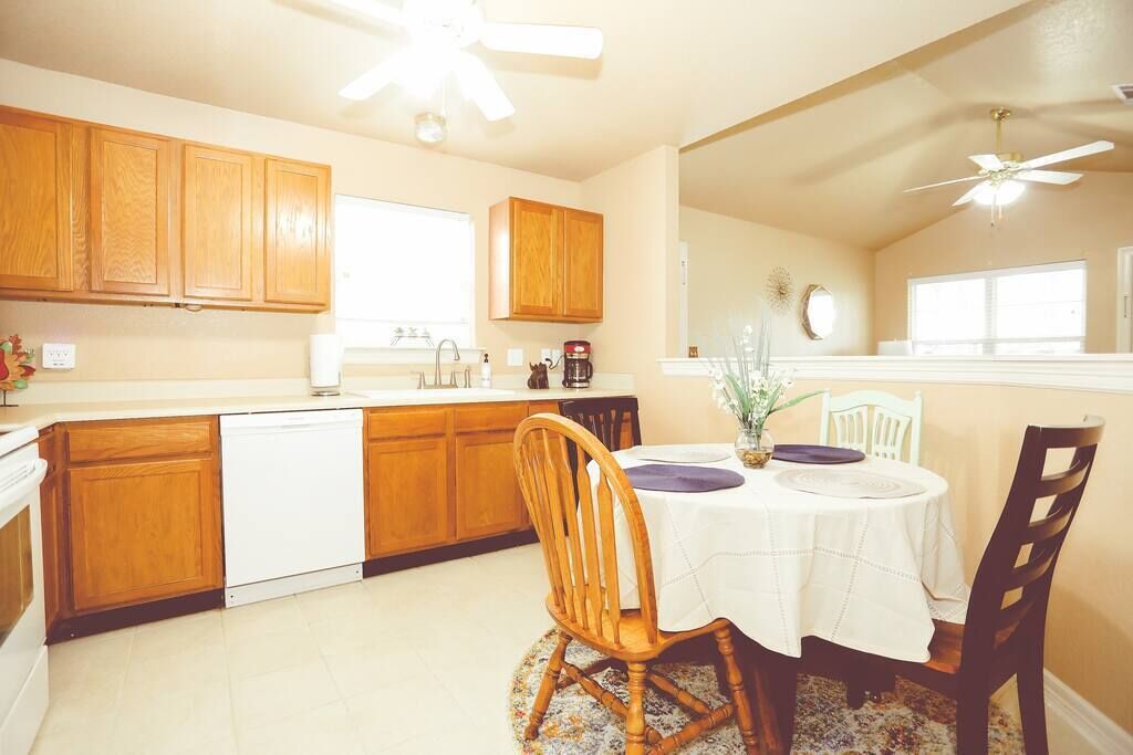 Pedal Inn 1 - Trails 2 Minutes Away & Dogs Welcome