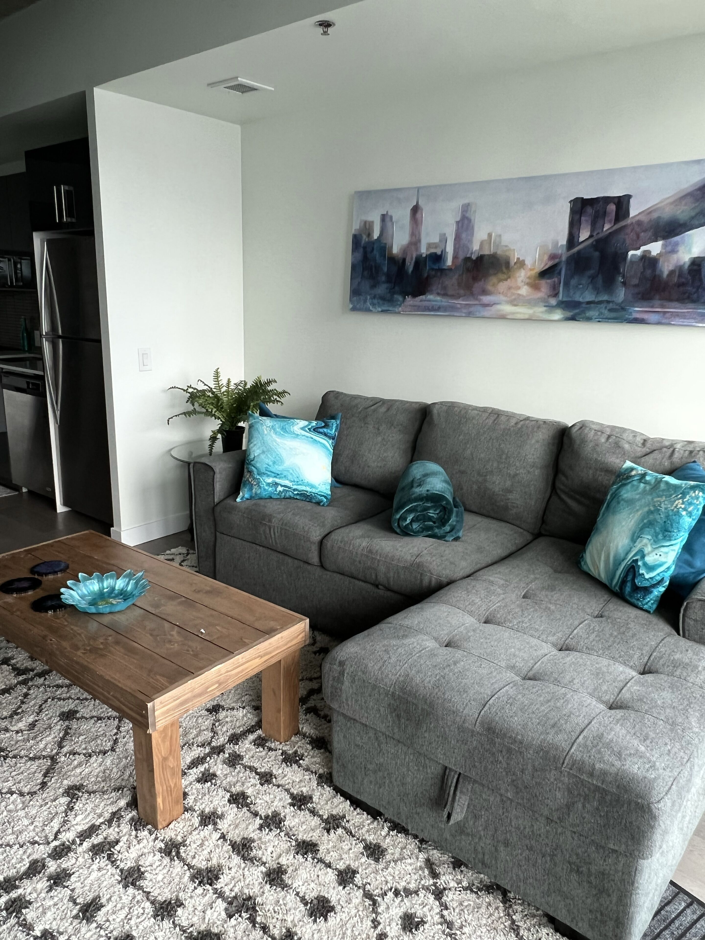 2 bed downtown sleeps 6 across jets arena 