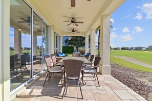 Outdoor dining - Best Golf Course View, 6 mi from Disney! (Reunion)