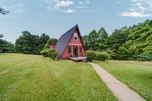 Exterior - Red Roost A-Frame - New Hot Tub (Rockbridge)
