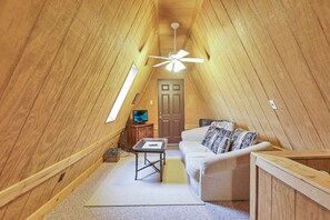 Smart TV, fireplace, DVD player