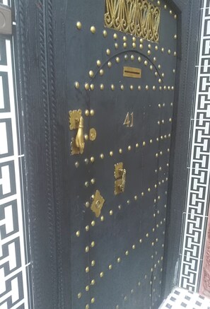 Unclassified image, 5 of 13, button