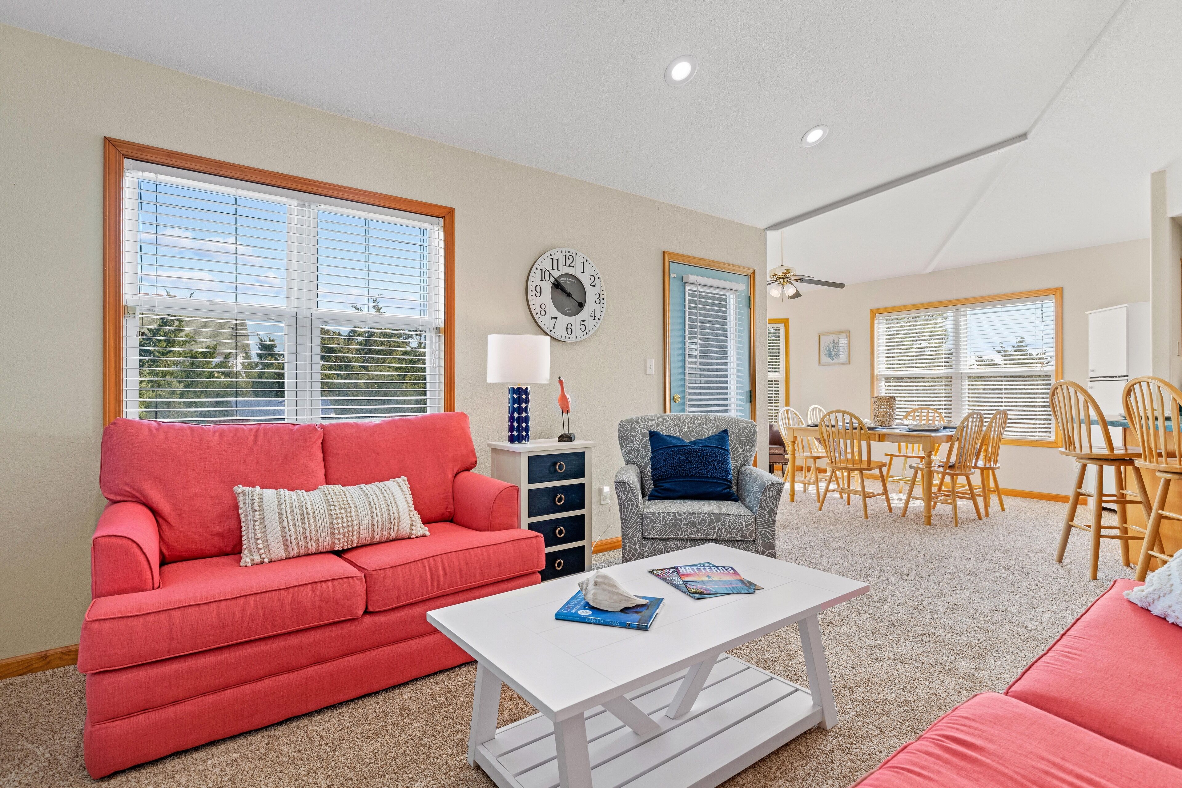 Cozy 3 Bedroom w/Hot👙Tub & Fire🔥Pit, Dogs🦮Welcome